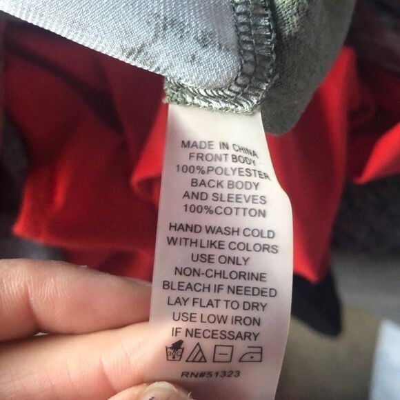 𝅺two by Vince Camuto shirt - Picture 4 of 4